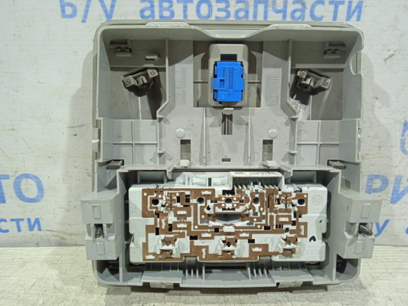 Плафон передний Chevrolet Cruze J300