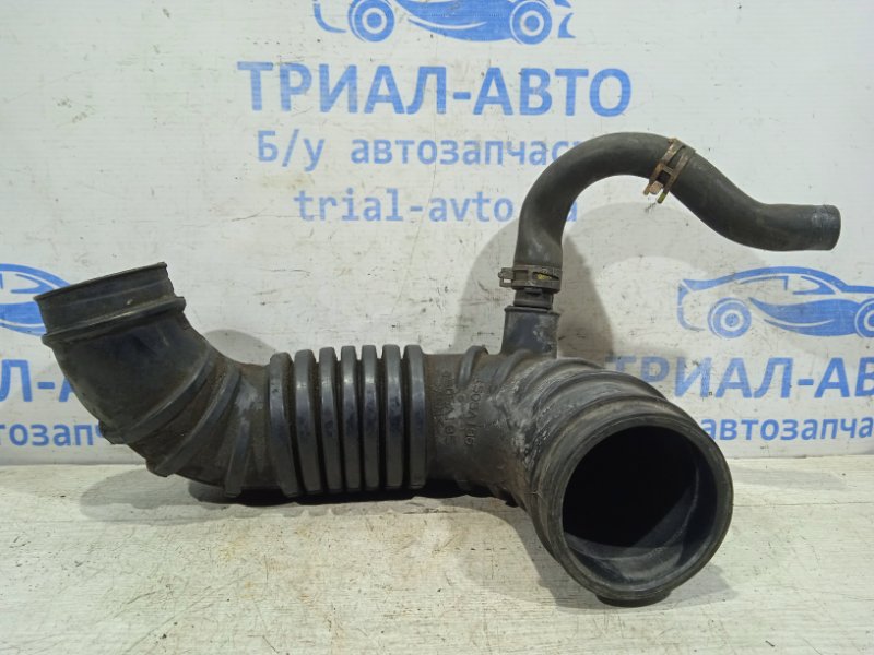 Патрубок воздушного фильтра Mitsubishi Pajero Wagon 2006-2022 4 1505A195 контрактная