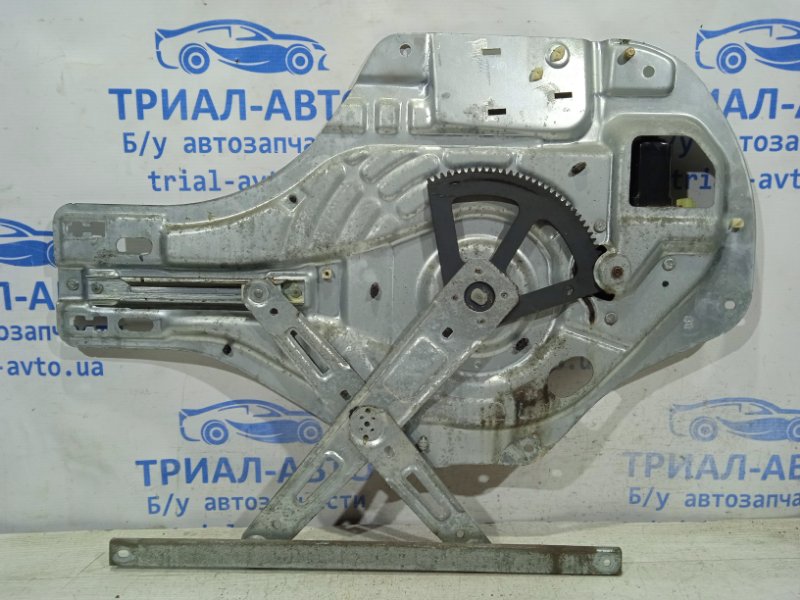 Стеклоподъемник передний правый Hyundai Tucson JM 2.0 дизель