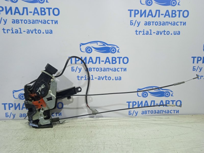 Замок двери передний правый Toyota Land Cruiser 1998-2007 J100 6903060070 контрактная