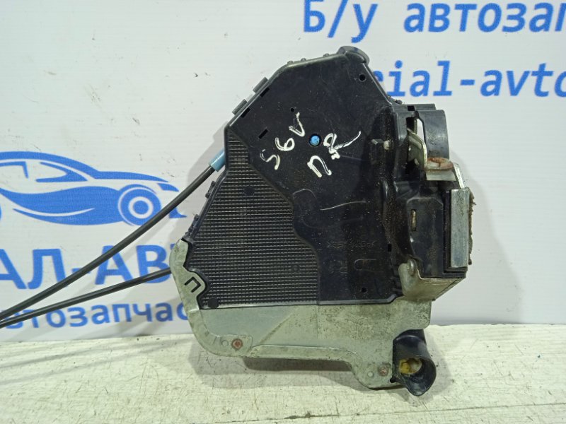 Замок двери передний правый Suzuki Grand Vitara JT