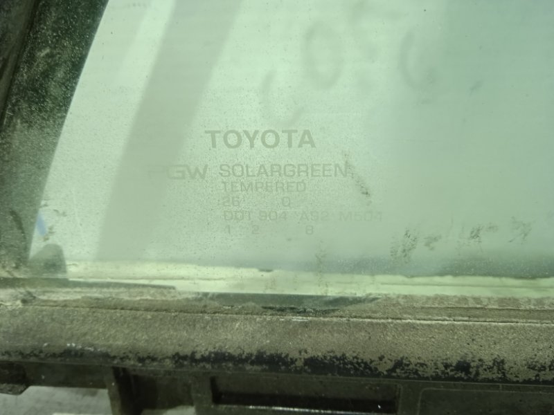 Стекло двери задней правой (форточка) Corolla 2006-2012 E140