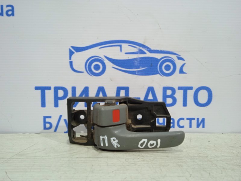 Ручка двери внутреняя передняя правая Toyota Land Cruiser 1998-2007 J100 4.7 6920530150A0 Б/У