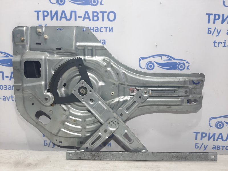 Стеклоподъемник задний левый Hyundai Tucson JM 2.0 дизель