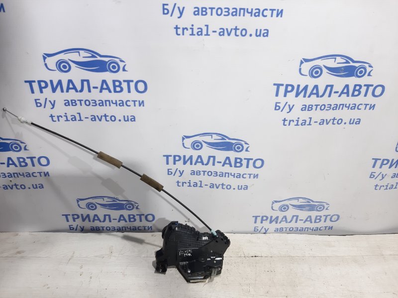 Замок двери передний правый Toyota Camry 2014-2017 55 690300C050 Б/У