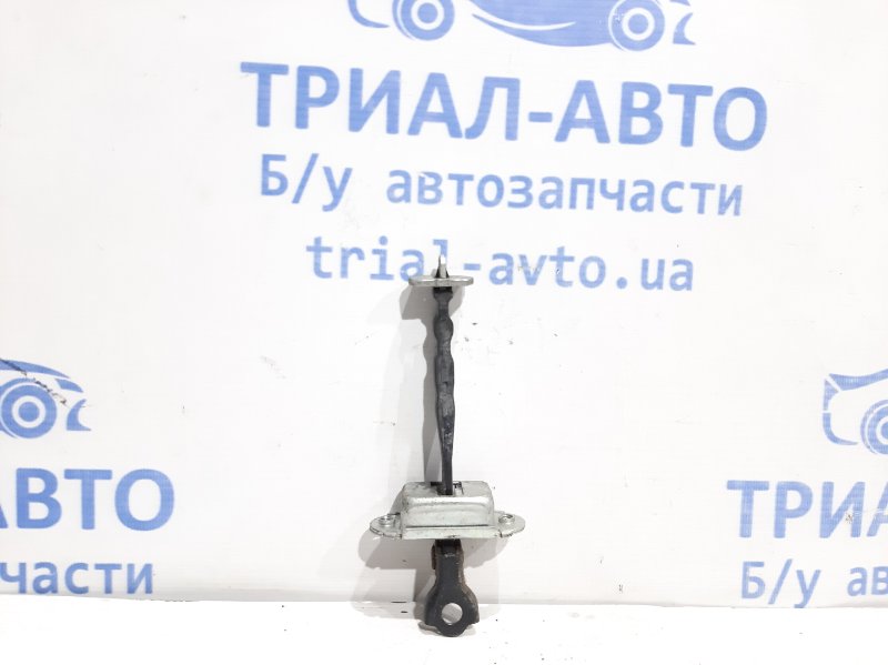 Ограничитель двери задний правый Nissan Juke 2010-2019 F15 824301KA0A Б/У