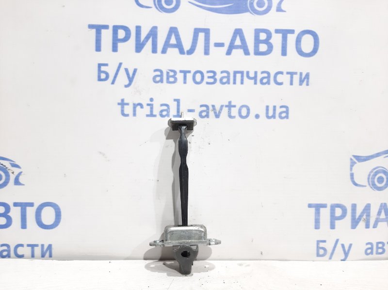 Ограничитель двери задний правый Nissan X-Trail 2007-2014 T31 82430JG000 Б/У