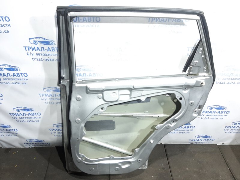 Дверь задняя правая Sorento 2009-2014 XM 2.0 diesel