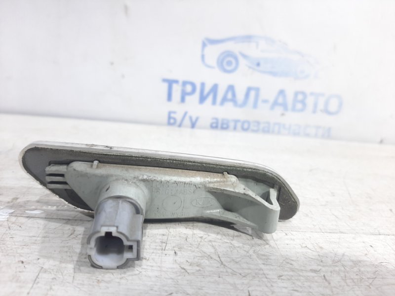 Повторитель поворотника левый Sorento 2009-2014 XM 2.0 diesel