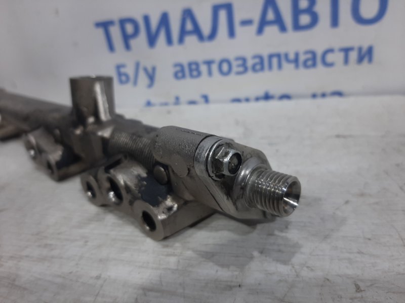 Топливная рампа Nissan Juke F15 1.6 turbo