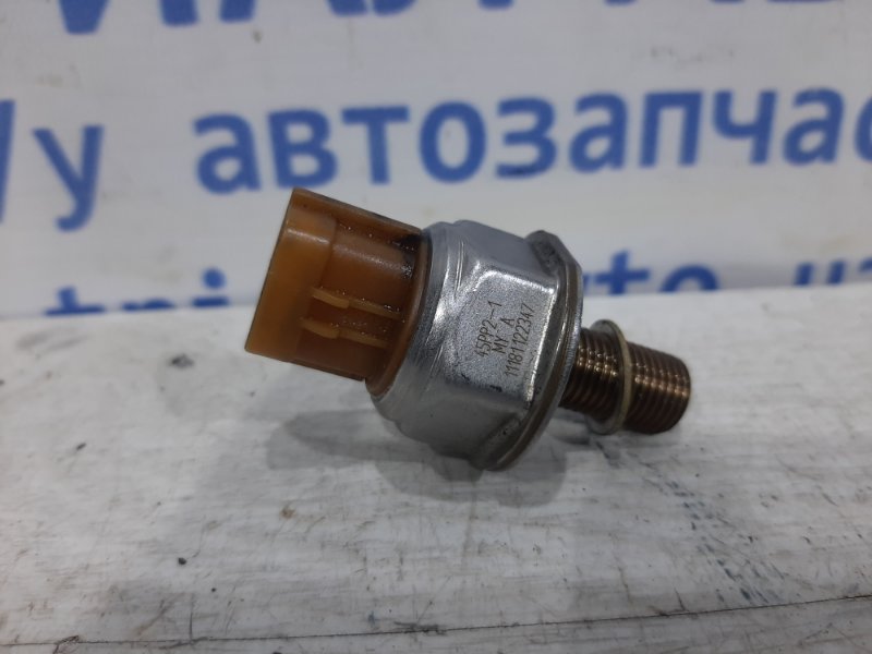 Датчик давления топлива в рейке Nissan Juke 2010-2019 F15 1.6 turbo 166381LA0A Б/У