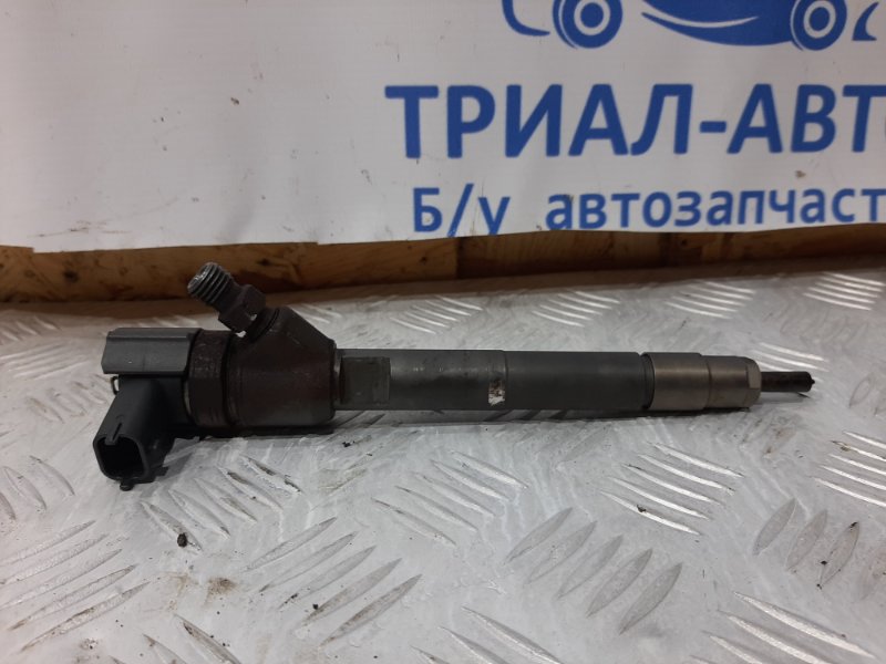 Форсунка топливная Hyundai IX35 2010-2017 LM 2.0 diesel 338002F300 Б/У
