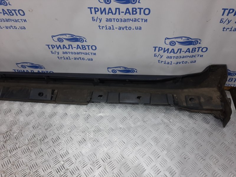 Накладка порога внешняя правая правая Avensis 2009-2018 T27 1.8 бензин