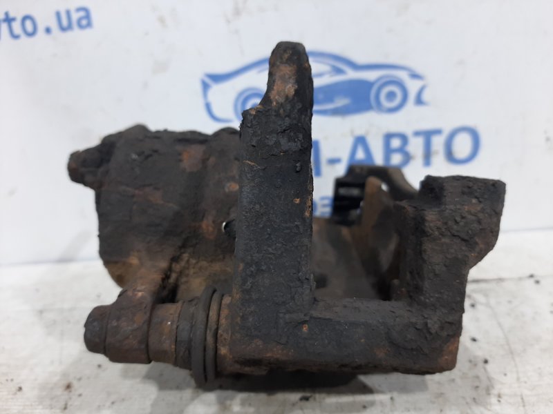 Суппорт передний правый RAV 4 2005-2012 A30 2.0 бензин