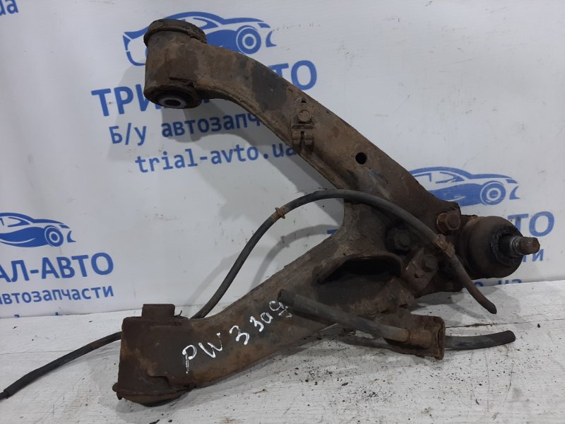 Рычаг задний поперечный верхний правый Mitsubishi Pajero Wagon 1999-2006 3 3.2 дизель MR508132 Б/У