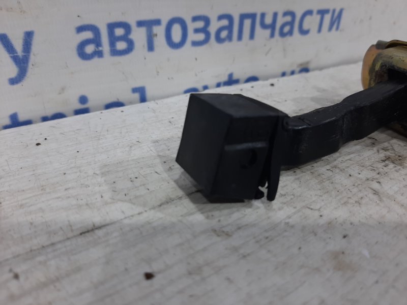 Ограничитель двери передний правый Mitsubishi Lancer 9 1.6 Бензин 4G18