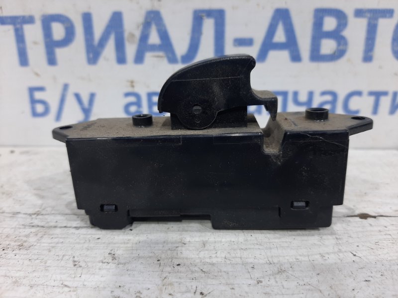 Кнопка стеклоподъемника Mitsubishi L200 2006-2015 KB 2.5 дизель 4D56U mr587957 Б/У