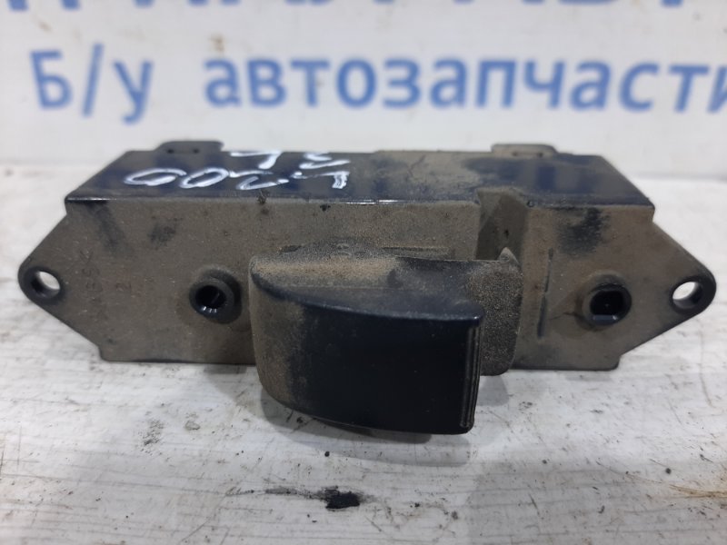 Кнопка стеклоподъемника L200 2006-2015 KB 2.5 дизель 4D56U