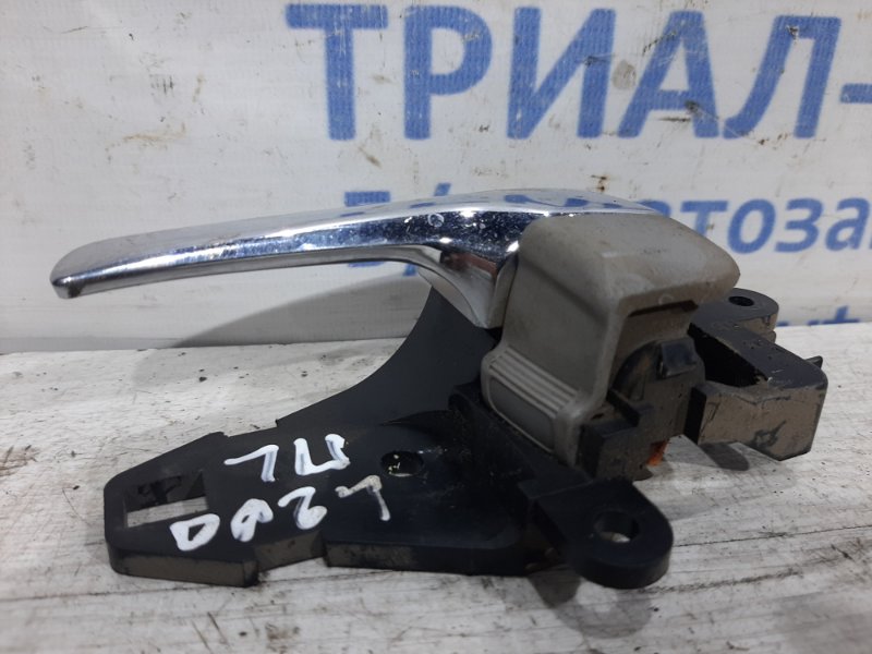 Ручка двери внутренняя левая L200 2006-2015 KB 2.5 дизель 4D56U