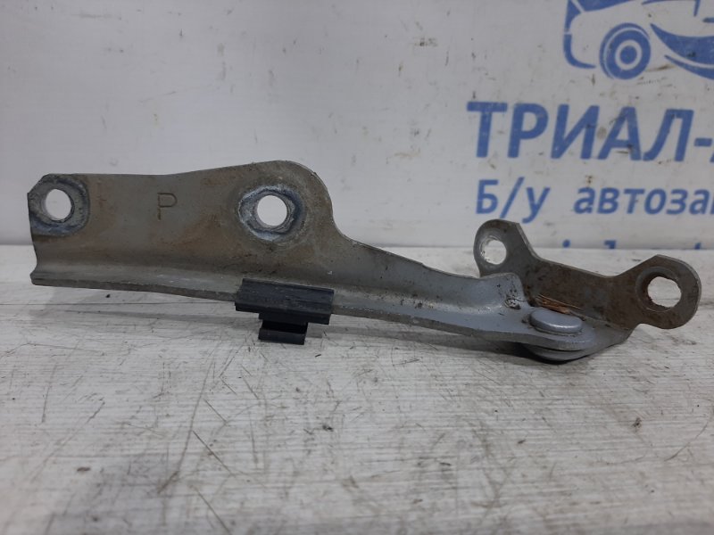 Петля капота правая Mitsubishi L200 2006-2015 KB 2.5 Diesel MR473530 Б/У