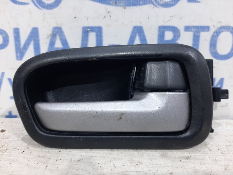 Ручка двери внутренняя правая Suzuki Grand Vitara 2005-2016 JT 2.0 8311065J10BWJ Б/У