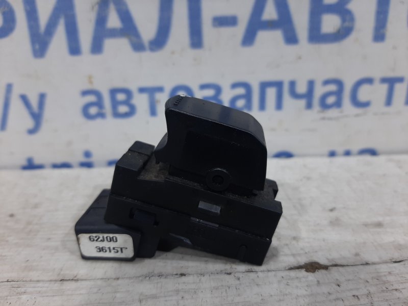 Кнопка стеклоподъемника Suzuki Grand Vitara 2005-2016 JT 2.0 3799562J00 Б/У