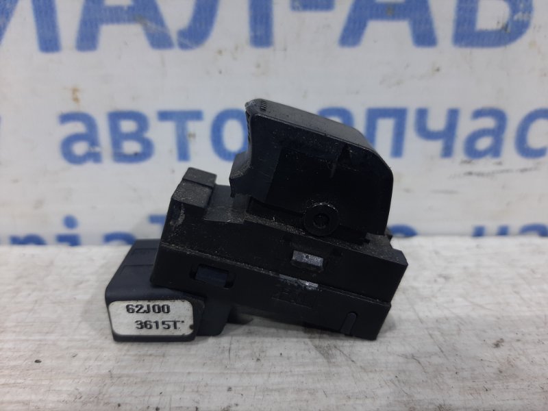 Кнопка стеклоподъемника Suzuki Grand Vitara 2005-2016 JT 2.0 3799562J00 Б/У
