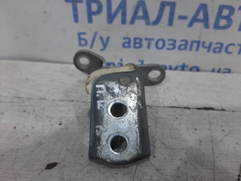 Петля двери передней правой верхняя передняя Avensis 2003-2009 T25 2.0 diesel