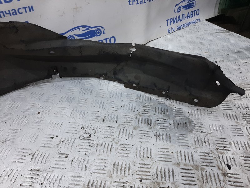 Подкрылок передний правый Pajero Sport 1996-2008 K9 2.5 Diesel