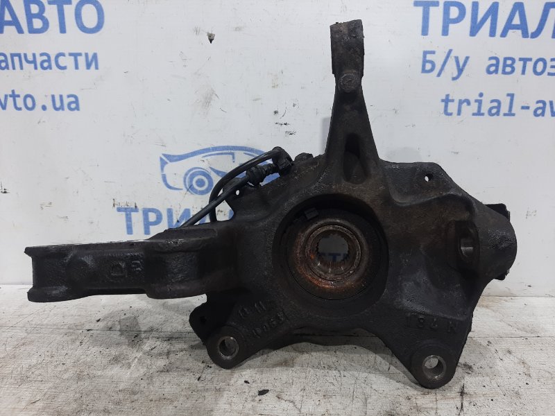 Кулак поворотный правый со ступицей Renault Megane 2009-2016 3 1.5 Diesel K9K 400140080R Б/У