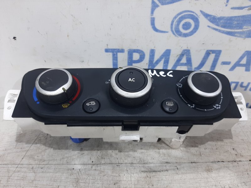Блок управления кондиционером Renault Megane 2009-2016 3 1.5 дизель 275105840R Б/У