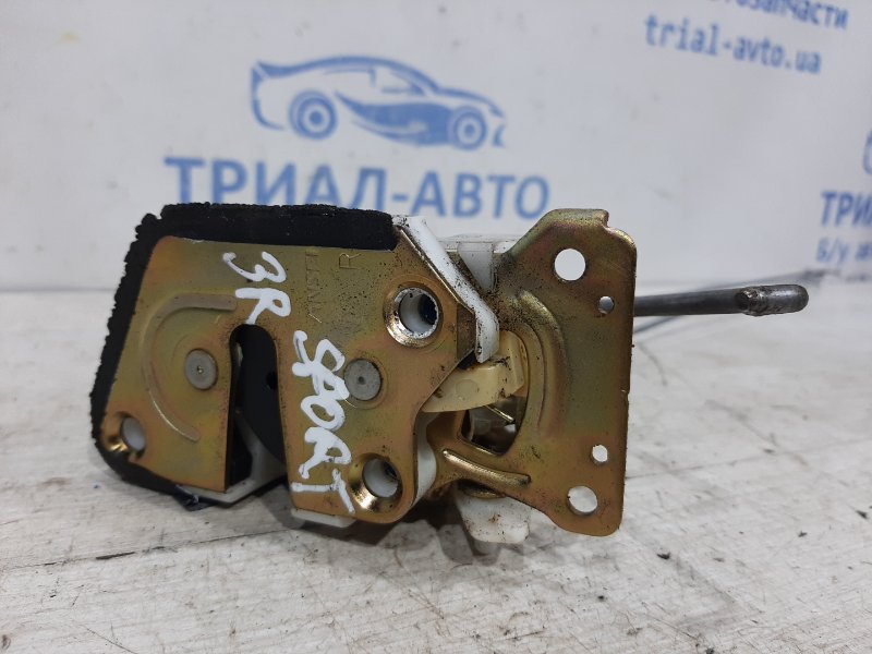 Замок двери задний правый Mitsubishi Pajero Sport K9 2.5 Diesel