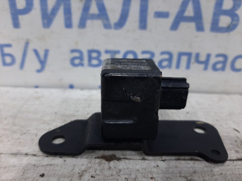 Датчик удара (AIRBAG) Mitsubishi Pajero Sport 1996-2008 K9 2.5 Diesel MR522942 Б/У