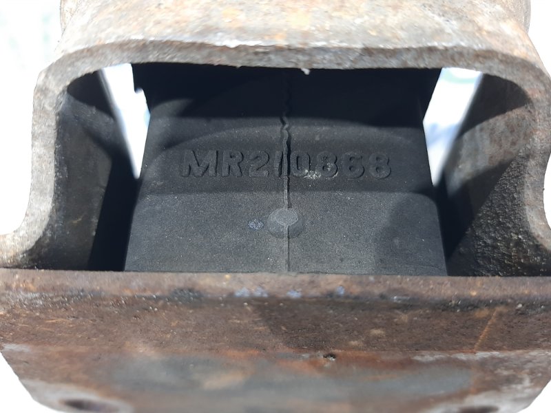 Подушка ДВС Mitsubishi Pajero Sport K9 2.5 Diesel