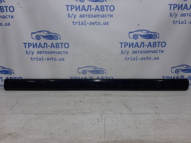 Накладка двери передняя правая Mitsubishi Pajero Sport 1996-2008 K9 2.5 Diesel MR462930 Б/У
