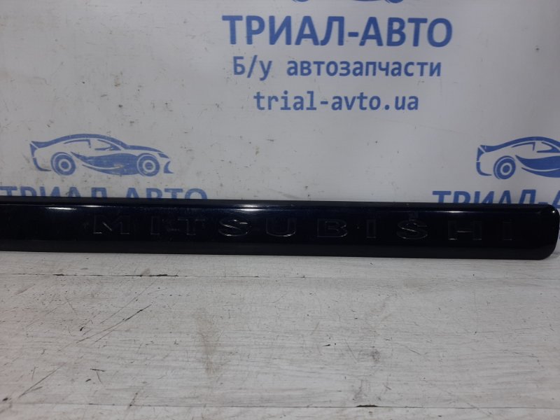 Накладка двери передняя правая Pajero Sport 1996-2008 K9 2.5 Diesel