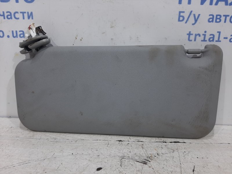 Козырек солнцезащитный правый Toyota RAV 4 A30 2.0 бензин Козырек солнцезащитный правый Toyota RAV 4 A30 2.0 бензин