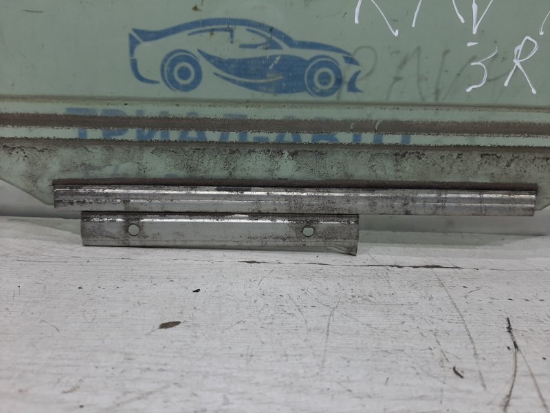 Стекло двери заднее правое RAV 4 2005-2012 A30 2.0 бензин