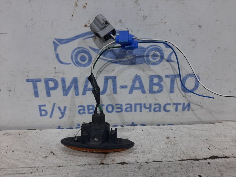 Повторитель поворотника RAV 4 2005-2012 A30 2.0 бензин