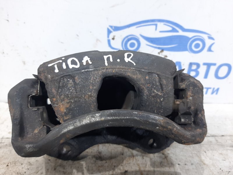 Суппорт передний правый Tiida 2004-2014 C11 1.6 Бензин HR16 МКПП