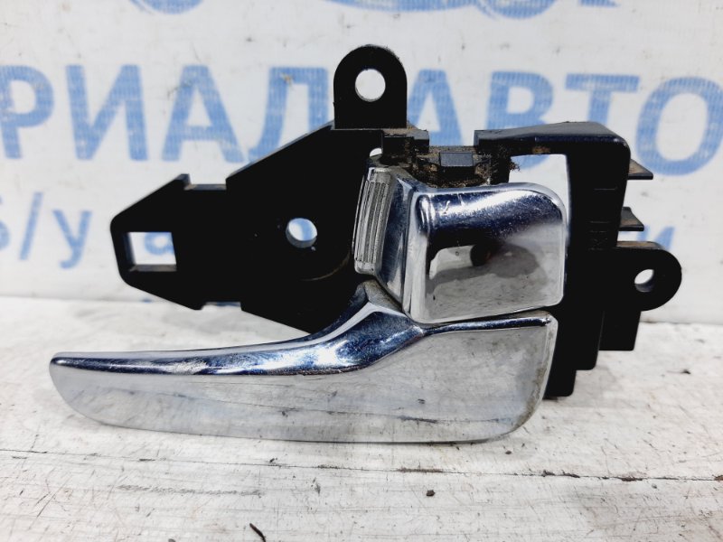 Ручка двери внутренняя правая Mitsubishi L200 2006-2015 KB 2.5 дизель 4D56U МКПП MN105360 Б/У