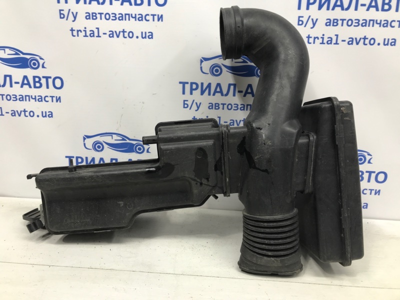 Воздухозаборник Toyota Land Cruiser 1998-2007 J100 4.7 1787550200 Б/У