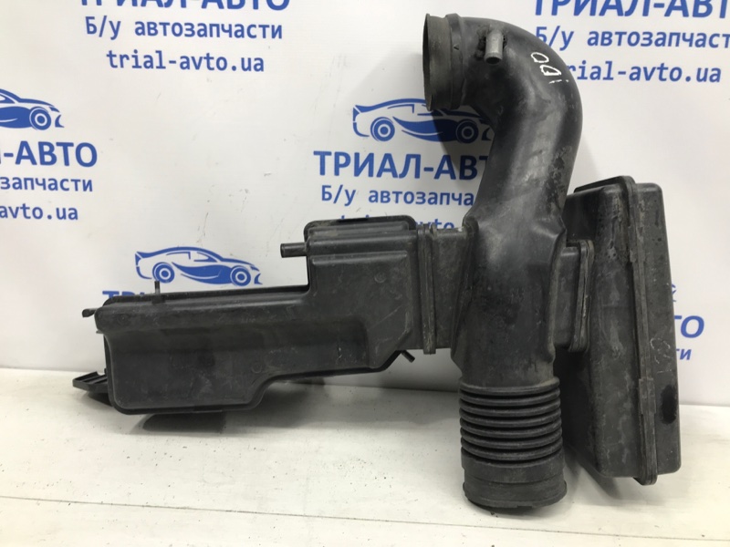 Воздухозаборник Toyota Land Cruiser 1998-2007 J100 4.7 1787550200 Б/У