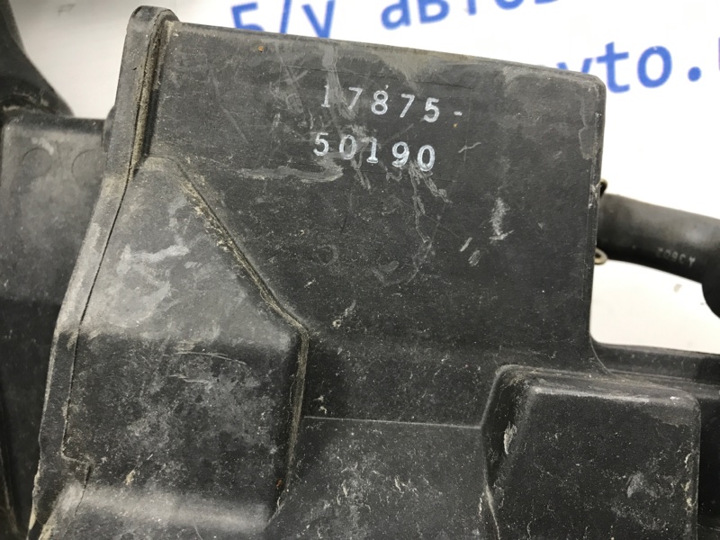 Воздухозаборник Toyota Land Cruiser J100 4.7
