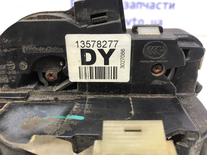 Замок двери передний правый Cruze 2009-2016 J300 1.8 F18D4