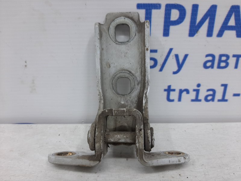 Петля двери передней правой нижняя Chevrolet Cruze 2008-2016 J300 1.8 F18D4 13501711 Б/У