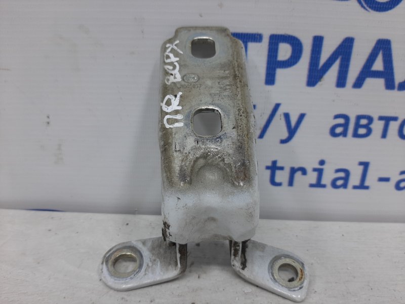 Петля двери передней правой верхняя Chevrolet Cruze 2009-2016 J300 1.8 F18D4 13501711 Б/У