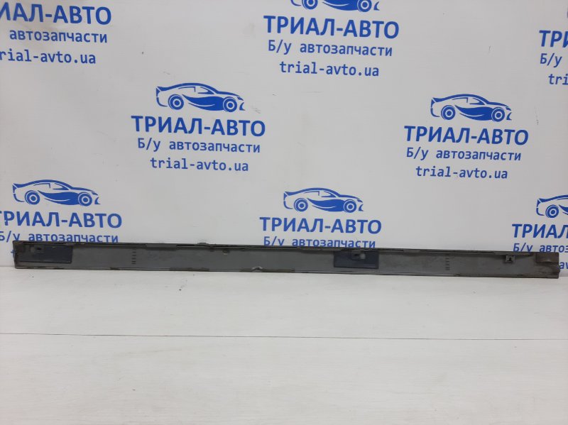 Накладка двери передняя правая Lancer 2003-2009 9 1.6 бензин 4G18