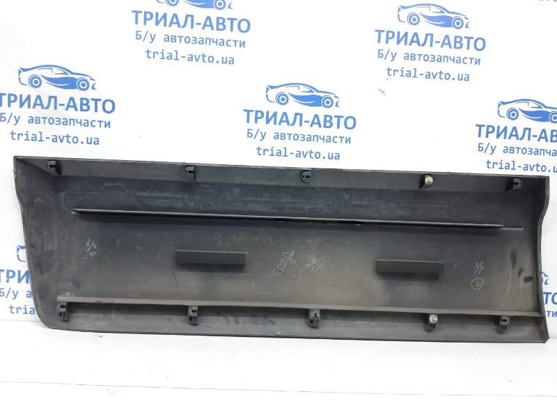 Накладка двери передняя правая Pajero Wagon 2006-2022 4 3.2 Дизель 4M41