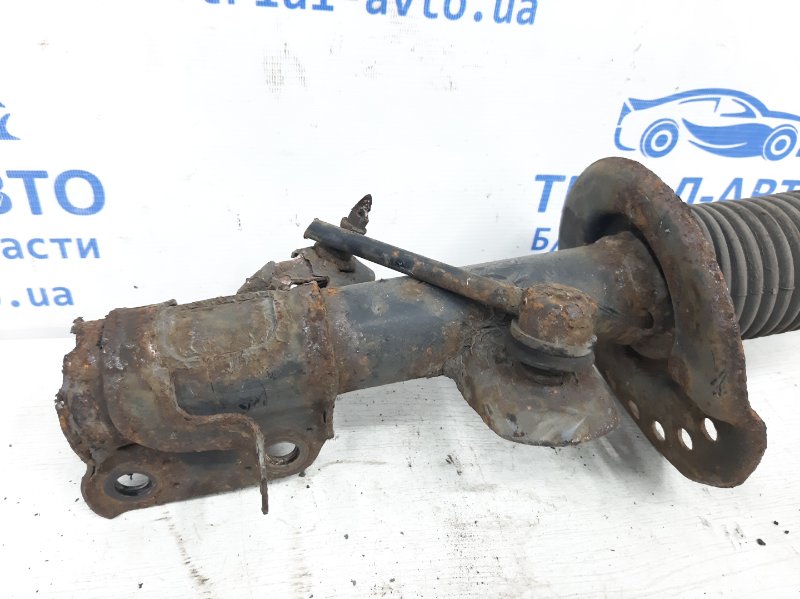 Амортизатор передний правый Nissan Juke F15 1.6 turbo MR16DDT